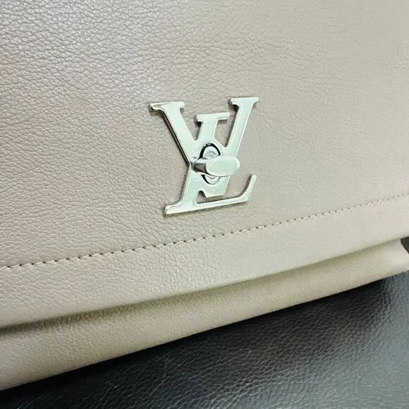 Louis Vuitton Lockme II Turtledove - Picture 12 of 16